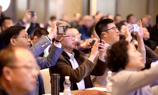 靠谱的足球滚球平台全新ZR110-160系列无油螺杆压缩机